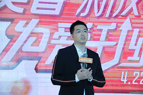 奥普执行总裁吴兴杰