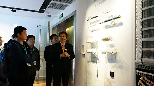 尚飞中国区战略市场总监李钢介绍电机系列产品