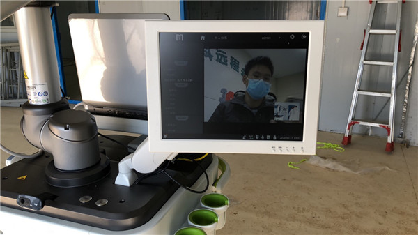 远程超声诊疗系统在雷神山医院进行调试