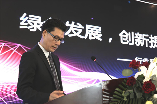中国建筑卫生陶瓷协会驻会副会长徐熙武