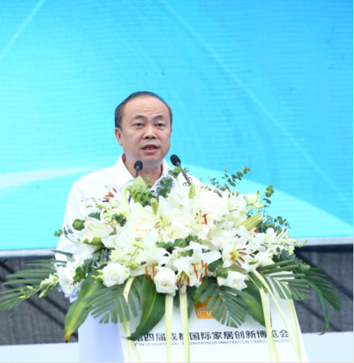  新都区委常委、统战部部长黄安军表示创博会打造政企集采平台助推产业升级