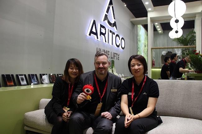 Aritco亚太区总经理Madeline Lim（左）、Aritco全球市场总监David Schill（中）、Aritco中国区总经理曲金花（右）