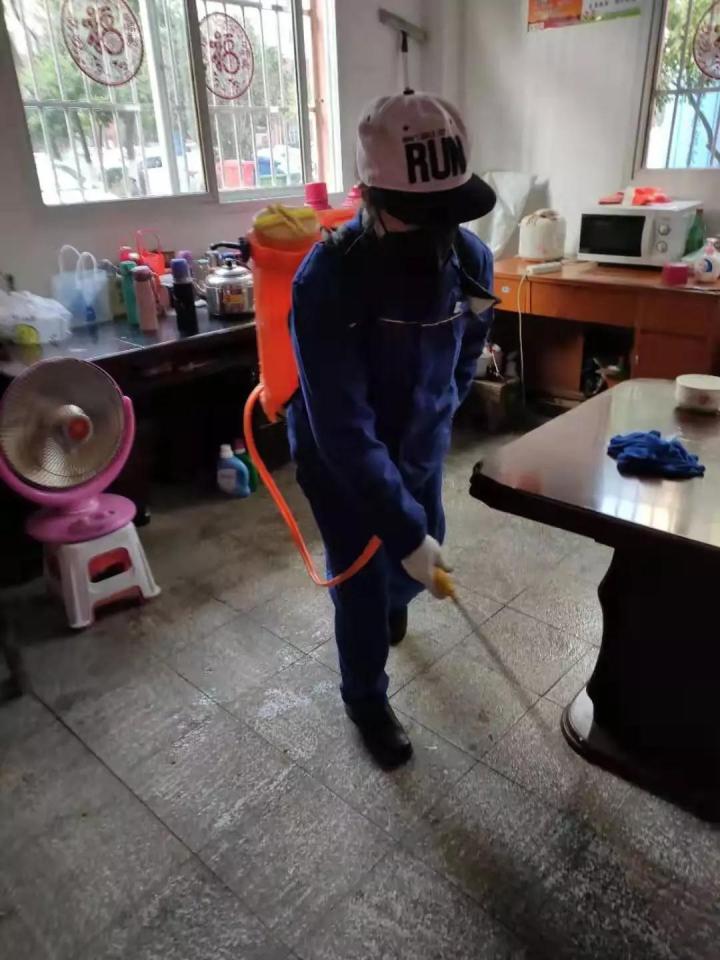 疫情中他们从未离开 ——致敬