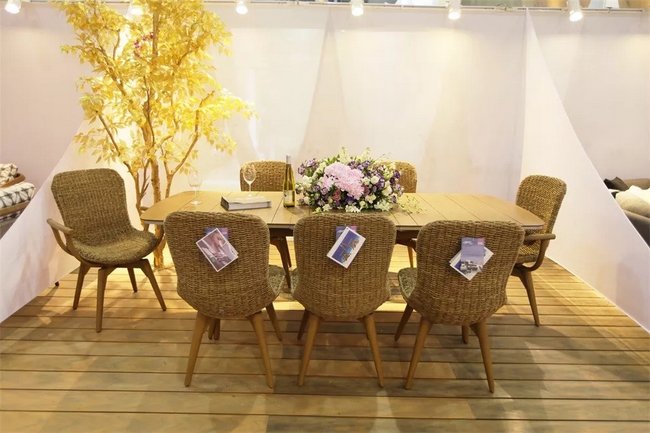 锡山推出的Resyata材料家具