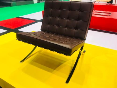 展会上展示的世界经典设计作品－密斯凡德罗椅