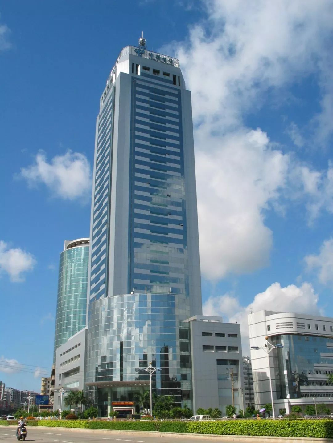 广州在建的最高楼——广商中心，建成后是亚洲最高纯钢结构摩天楼_项目_建筑_高度