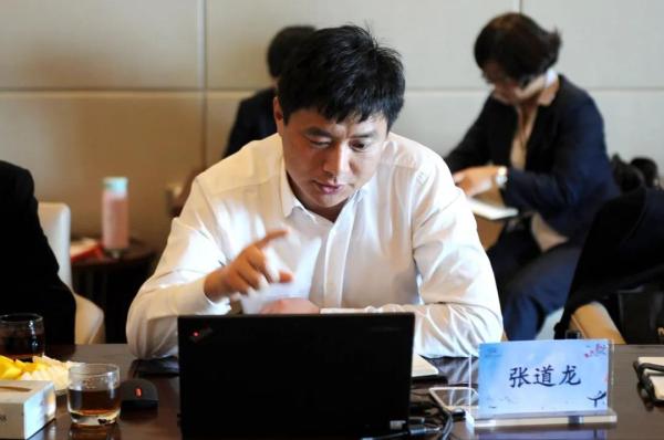 工作中的张道龙