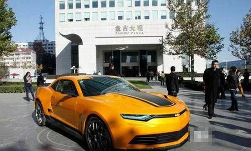 变形金刚4拍摄现场，主角之一“大黄蜂”亮相盘古大观