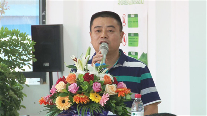 供应厂家代表重庆恒涛建材有限公司总经理肖久志