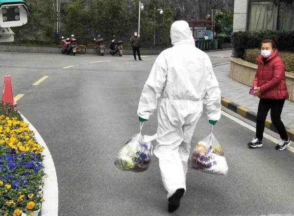 ▲鸿坤物业社区上门服务
