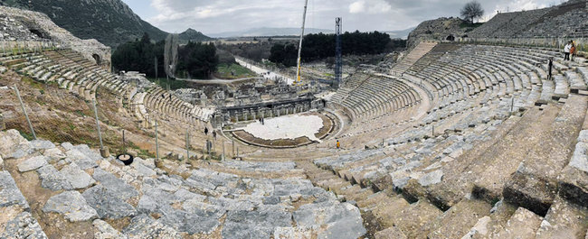  以弗所大剧场 the Ancient Theatre of Efes