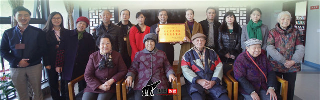 华亚对重庆市第一社会福利院进行捐赠