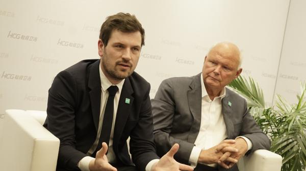 IPEE CEO Jan Schoeters(扬﹒史库特)IPEE董事会主席Ronald Kerckhaert(罗纳道德﹒科克哈哈特) IPEE CEO Jan Schoeters(扬﹒史库特)IPEE董事会主席Ronald Kerckhaert(罗纳道德﹒科克哈哈特)