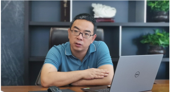 总经理李镭