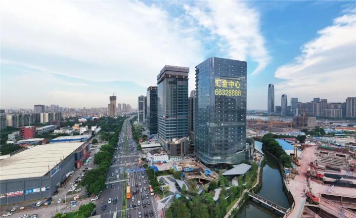 广州世茂汇金中心实景图