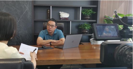 总经理李镭
