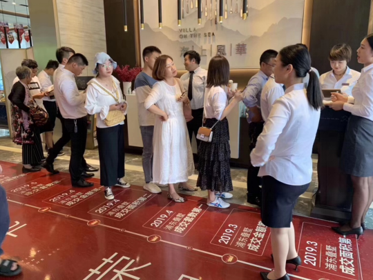 2019年浦东某楼盘开盘现场。