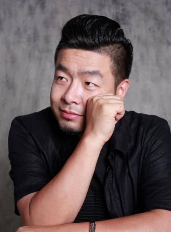 晋级选手：沈阳大未空间设计事务所韩伟晋级项目：《撸客烧烤》指导评委：孙建亚、张嘉彬