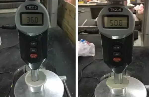 （24小时邵氏硬度对比；左：普通瓷砖胶；右：TTBIII快干瓷砖胶）