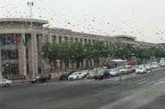 记得带伞!今天小雨影响晚高峰 27日迎来今冬第八场雪