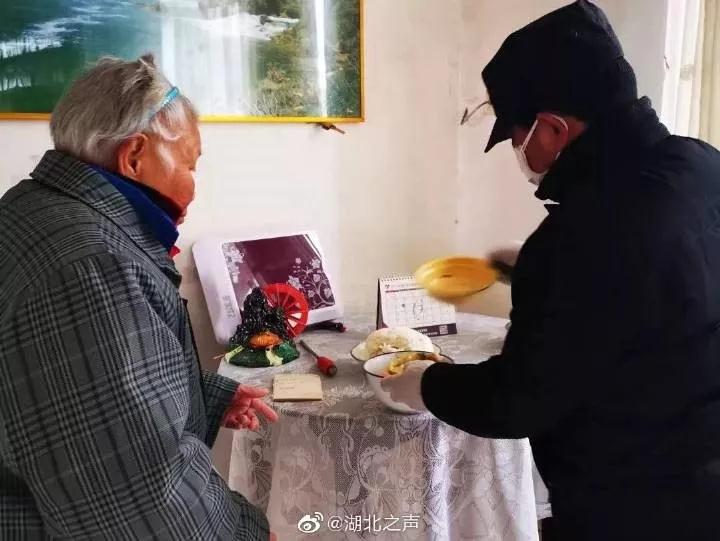 疫情中他们从未离开 ——致敬