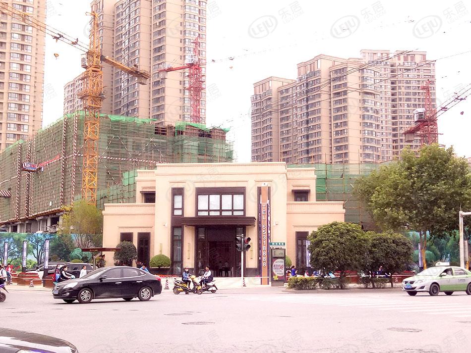中原升龙御玺，位置在郑州市中心城区陇海路桐柏路二环旁临近5号线沿线，预计价格为15000/平米左右。