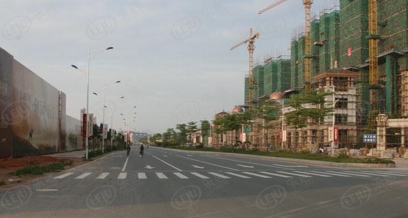 惠阳龙光城，位于大亚湾西区隶属于西区，总价17000起。