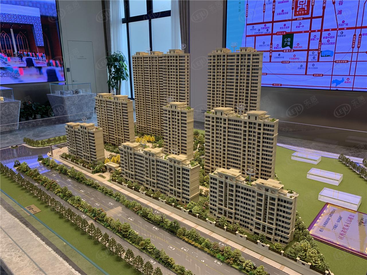 新建海玥珑府，地处文峰路369号属于新建区中心商圈，总价11000起。