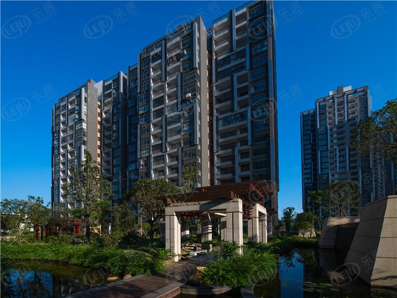 雨湖新景·未来城，坐落于湘潭市九华经开区银盖南路7号属于九华核心商圈，总价约4500。