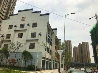 东方龙城龙街