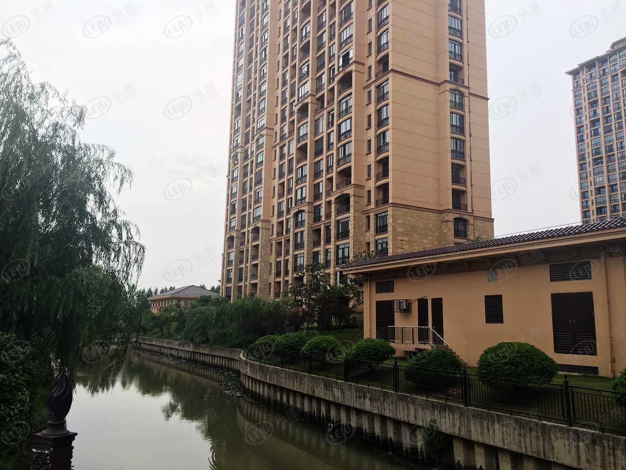 闵行上海星河湾三期，位置在闵行区都会路3899弄临近地铁1号线,15号线沿线属于颛桥。