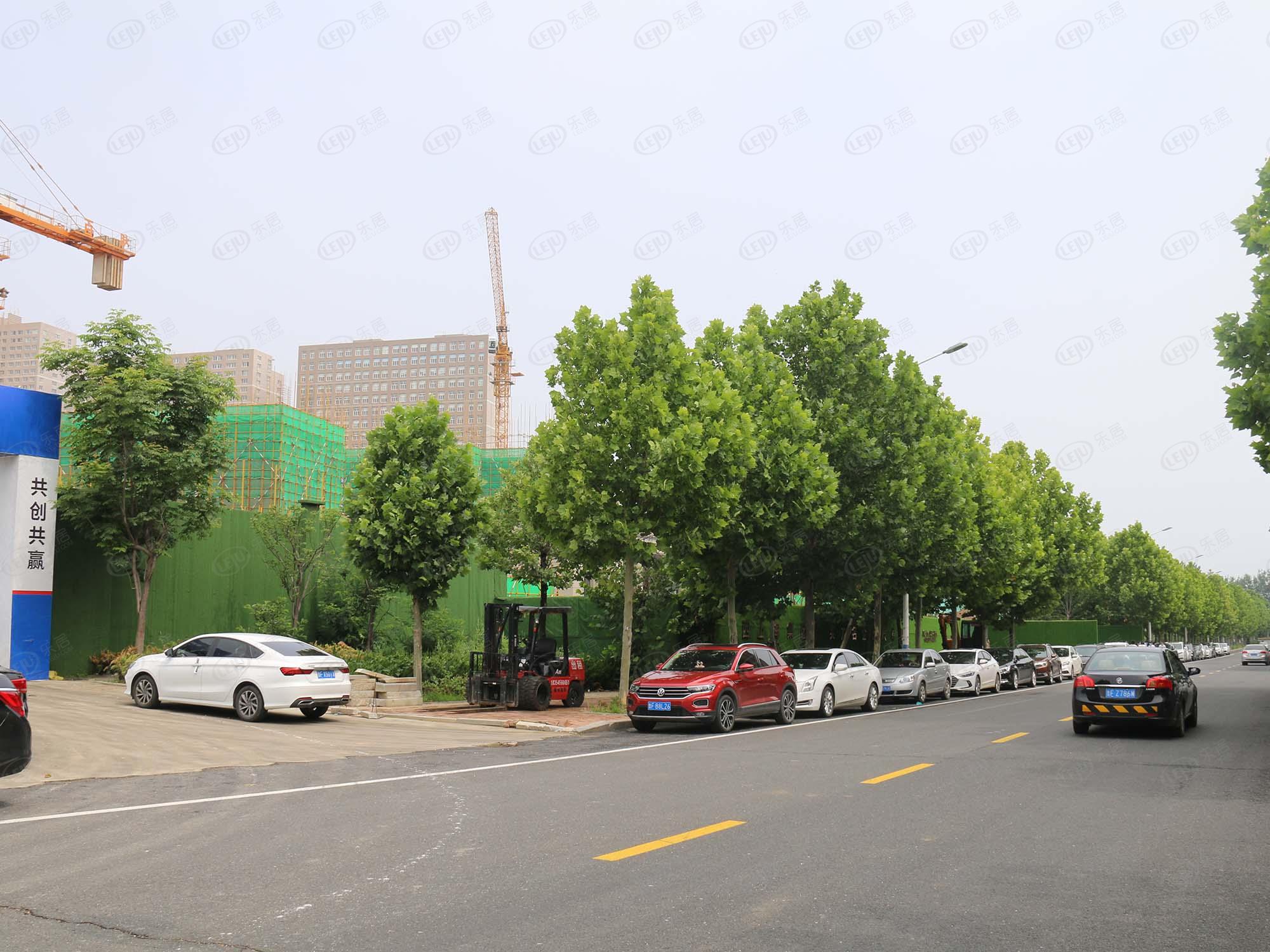 福山西上海崑玉嶺第，地处开发区长江路288号隶属于西部副中心，价格为14500/平米左右。