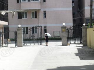 裕群公寓