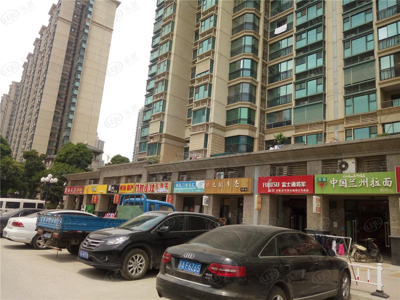 句容泰禾金尊府，位置在江苏省南京市仙林东路与和平路交汇处向南300米，预估价格在11500/平米左右。