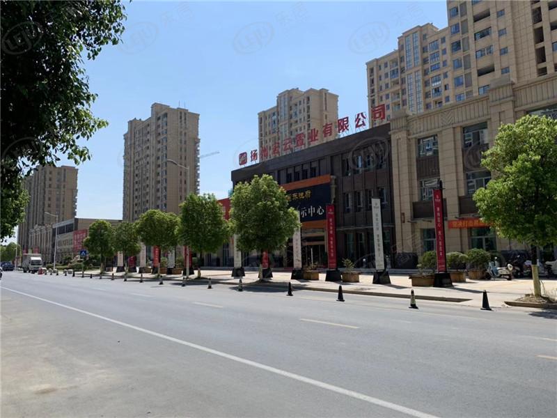 广陵宏云东悦府，坐落于扬州市广陵区开发东路与秦邮路交汇处隶属于东区，预计价格为13380。