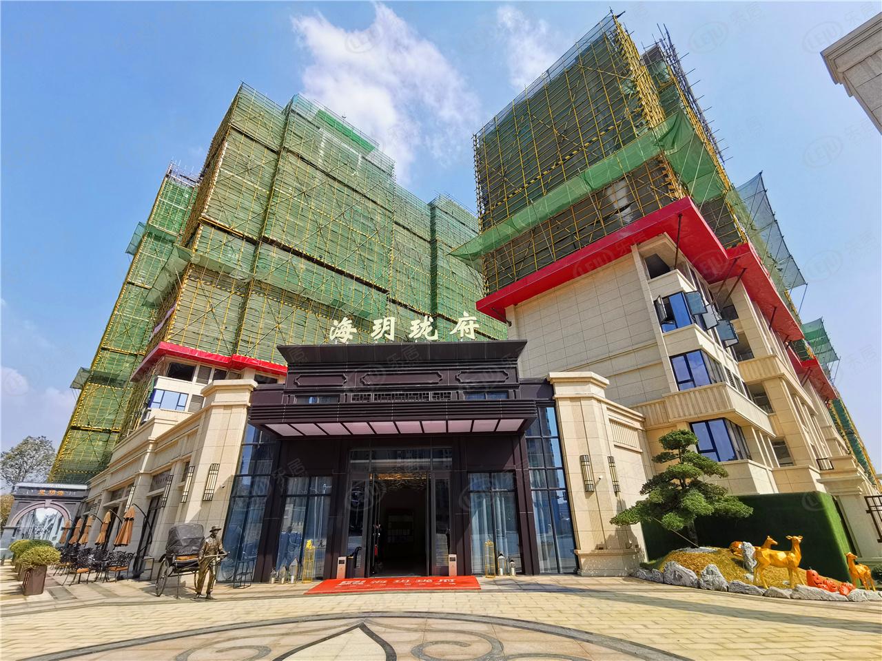 新建海玥珑府，坐落于文峰路369号隶属于新建区中心商圈，11000/平米约。