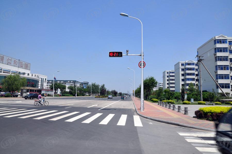 武清翡翠半岛，地处武清开发区京津二线与翠亨路交汇处西侧隶属于杨村，价格在10000/平米左右。