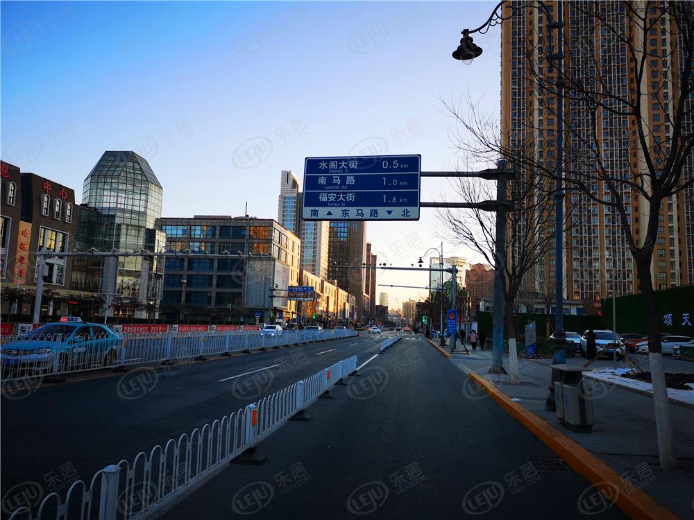 南开中交海河公馆，地处天津市南开区东马路与北马路交口靠近地铁1号线,2号线,3号线沿线，价格在48000/平米左右。